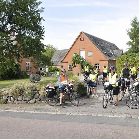 فندق مبيت وإفطار Lundsgaard فابورغ