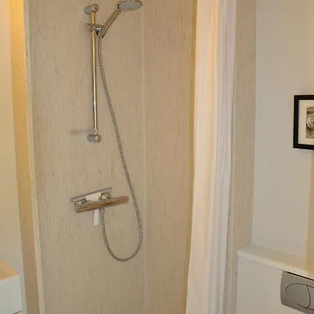 Lundsgaard Oda ve Kahvaltı 3*